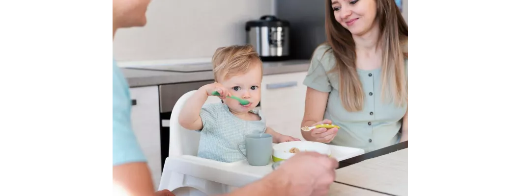 Diversificare bebelusi: Tot ce trebuie sa stii inainte de a introduce alimentele solide