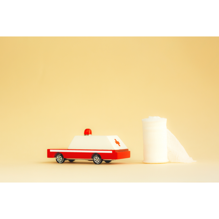 Masinuta Candycar Ambulanta - Candylab Toys USA Masinuta Candycar Ambulanta - Candylab Toys USA