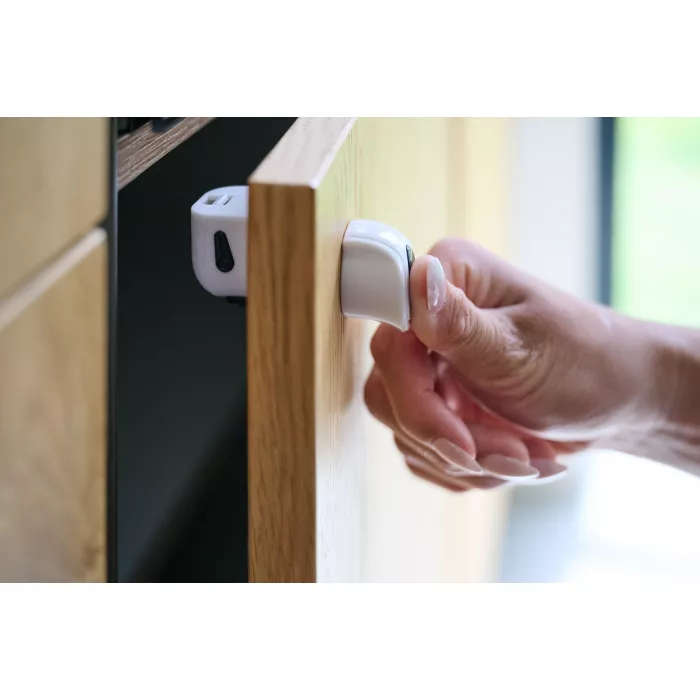 Incuietori magnetice invizibile pentru dulapuri si sertare - 8 buc + 2 chei - Dooky