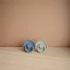 Set 2 suzete cu tetina rotunda din silicon - Rope Ocean/Powder Blue - FRIGG Set 2 suzete cu tetina rotunda din silicon - Rope Ocean/Powder Blue - FRIGG