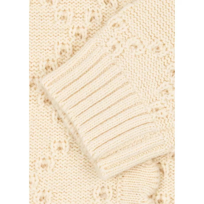 Cardiganul cu Broderie de Cireșe – Delicatețe și Confort