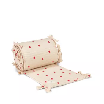 Protectie laterala pentru patut - AMOUR ROUGE - Konges Sløjd Protectie laterala pentru patut - AMOUR ROUGE - Konges Sløjd