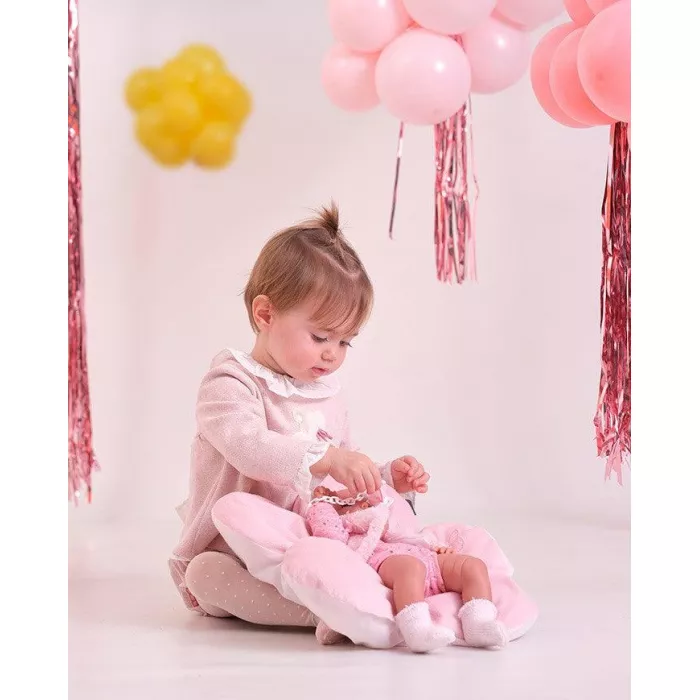 Papusa bebelus fetita cu pernita floare roz - Bimba - 35 cm - LLORENS