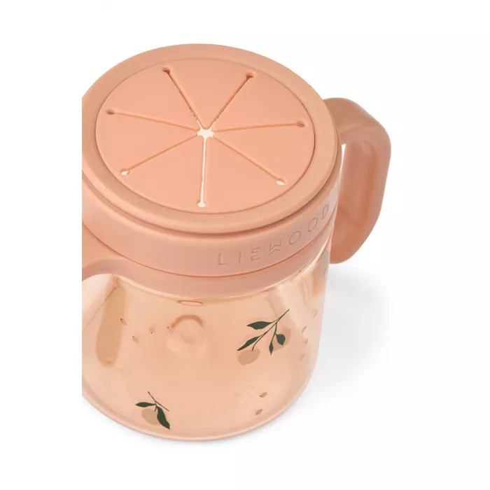 Cana pentru gustari din tritan Enyo - Peach / Sea shell - Liewood