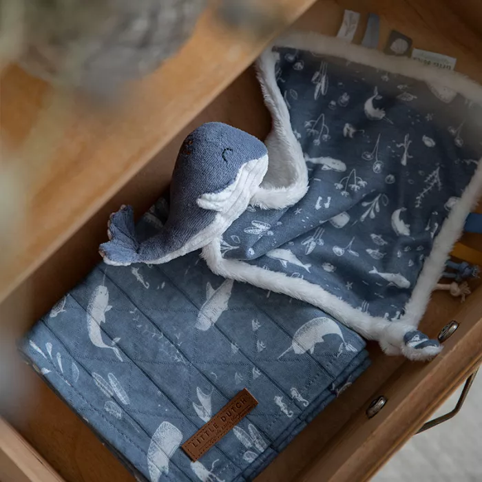 Doudou comforter pentru bebelusi - balena - colectia Ocean Blue - Little Dutch
