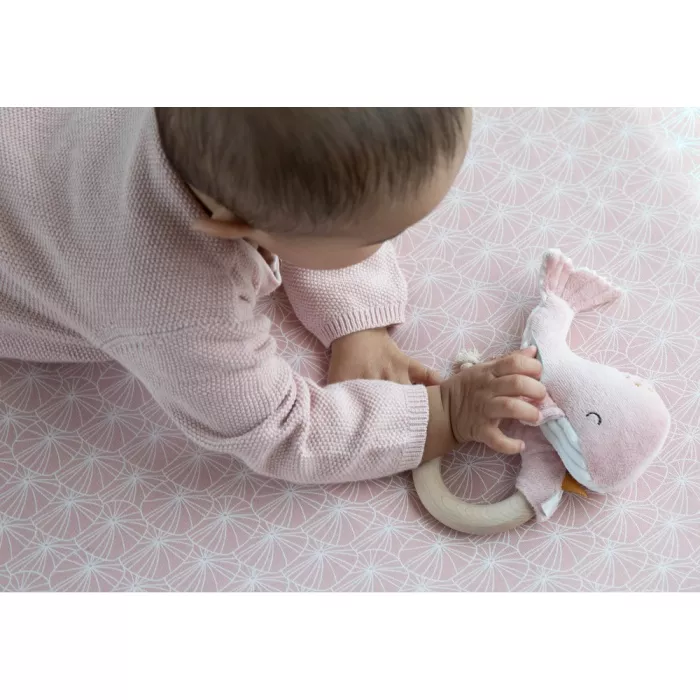 Jucarie zornaitoare cu inel din lemn - colectia Ocean Pink - Little Dutch