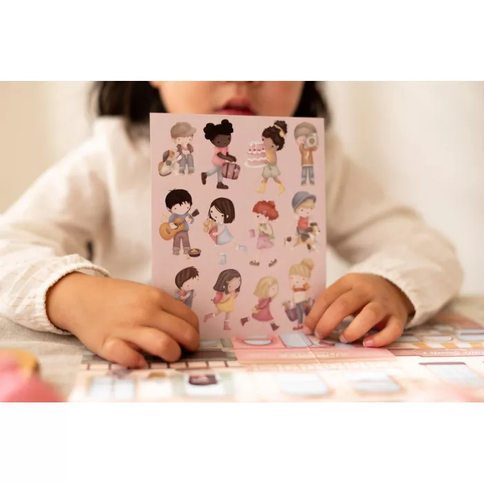 Carte cu activitati pentru copii - ROSA - Little Dutch