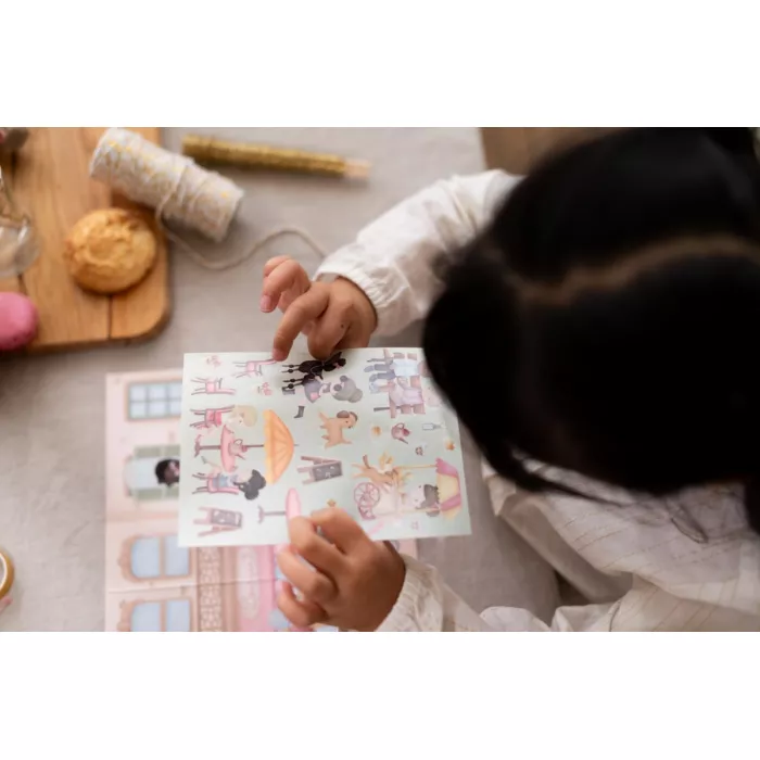 Carte cu activitati pentru copii - ROSA - Little Dutch