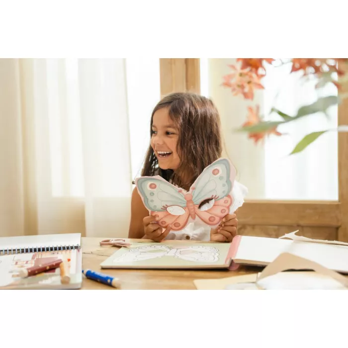 Carte cu masti pentru decupat - stickere si foarfeca incluse - ROSA - Little Dutch