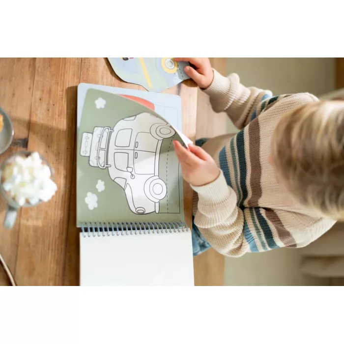 Carte cu activitati pentru decupat - stickere si foarfeca incluse - Jim - Little Dutch