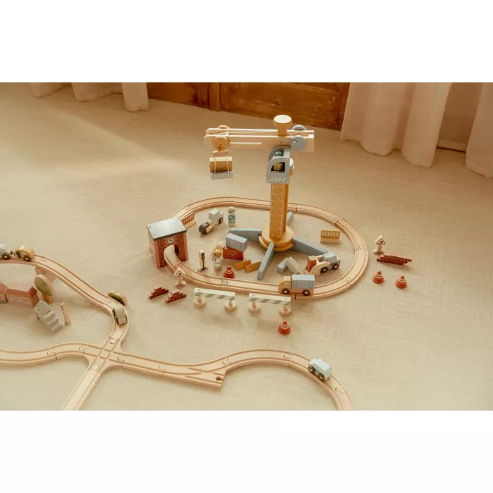 Macara din lemn cu accesorii si sine de tren - Little Dutch