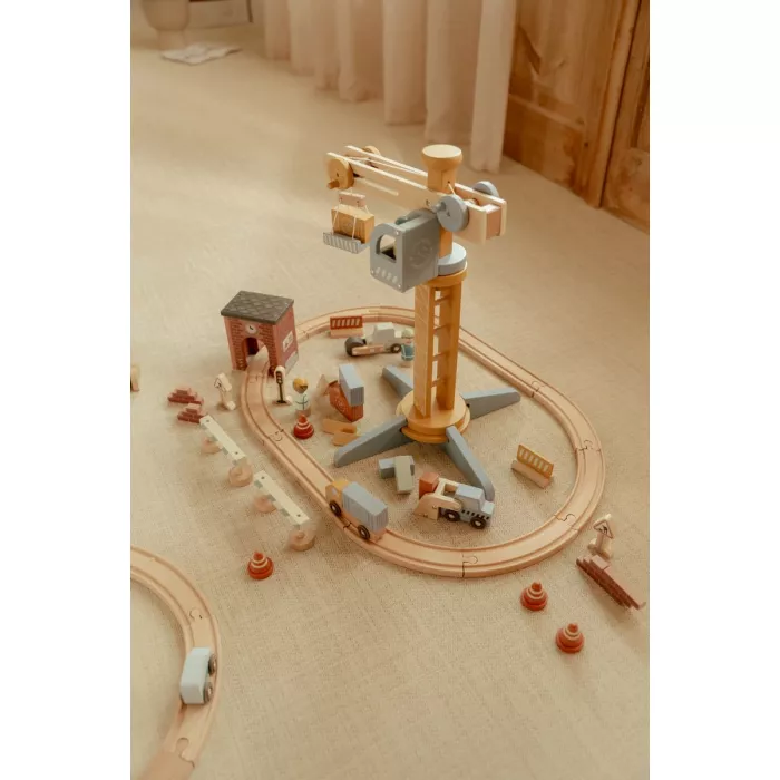 Macara din lemn cu accesorii si sine de tren - Little Dutch