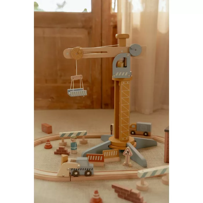 Macara din lemn cu accesorii si sine de tren - Little Dutch