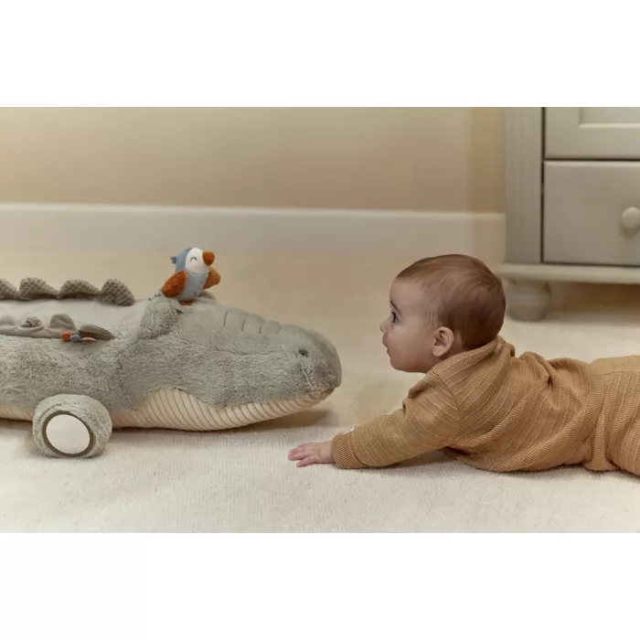 Crocodil senzorial de pluș pentru bebeluși Safari Friends