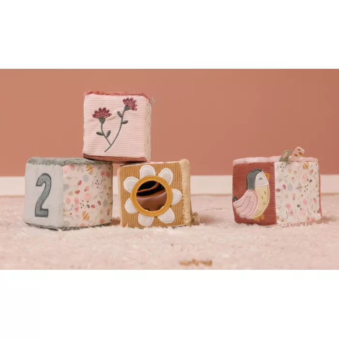 Set de 4 cuburi soft cu activitati pentru bebelusi - colectia Flowers & Butterflies - Little Dutch