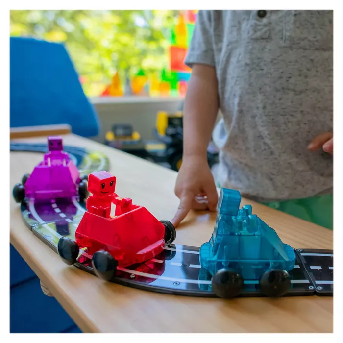 Setul MAGNA-TILES Dashers – Mașinuțe și Figurine Magnetice pentru Joacă Imaginativă