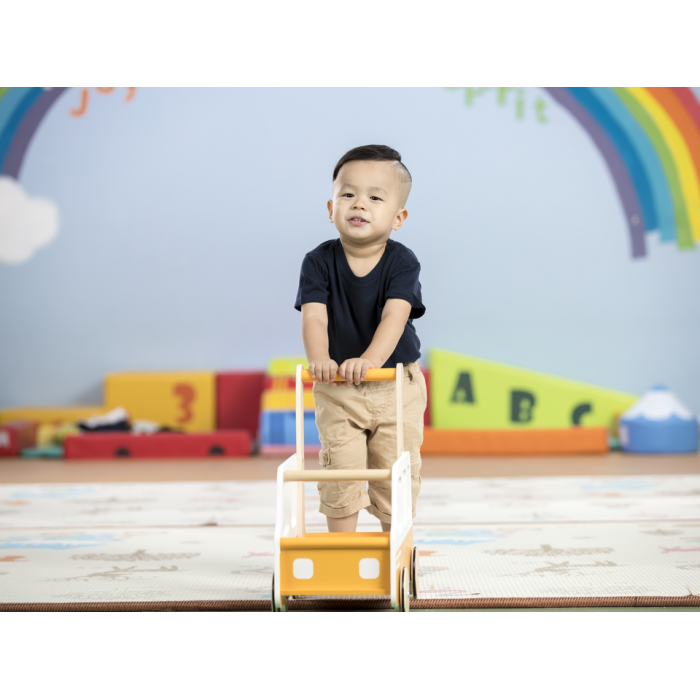 Carucior din lemn cu depozitare - autobuz galben - gama LINE - Moover Toys Carucior din lemn cu depozitare - autobuz galben - gama LINE - Moover Toys