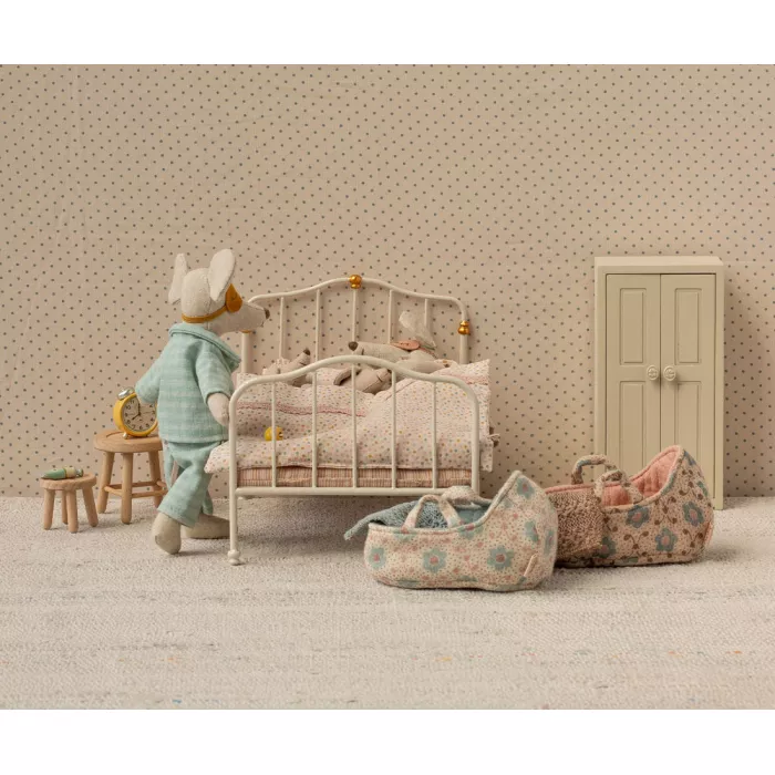 Accesorii pentru casuta de papusi - Pat metalic vintage - Off White - Maileg