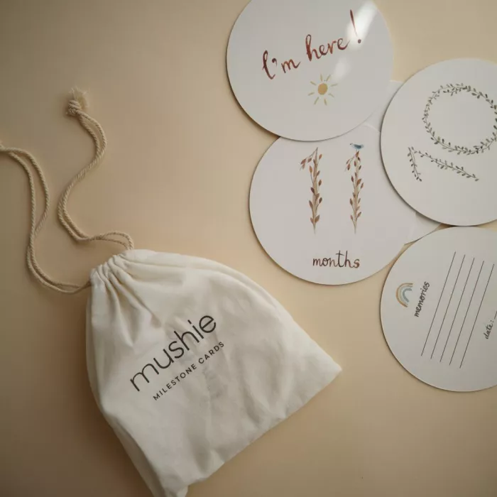 Set de cartonase pentru etapele din primul an al bebelusului - Mushie