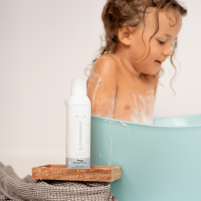 Gel de curatare sub forma de spuma - Bebelusi si copii - Naïf Gel de curatare sub forma de spuma - Bebelusi si copii - Naïf