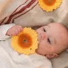 Jucarie de dentitie din cauciuc natural - Sunflower - Oli & Carol