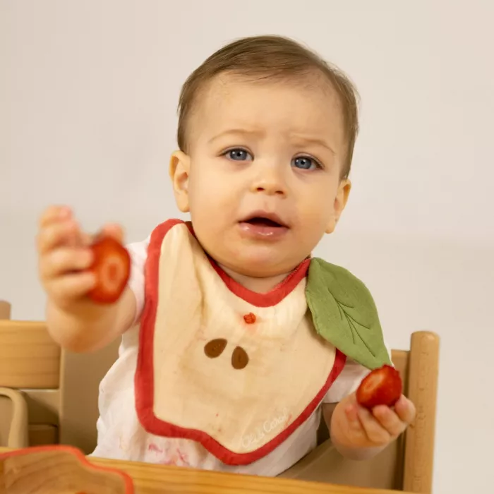Baveta bandana din bumbac organic - Pepa The Apple  - Oli & Carol